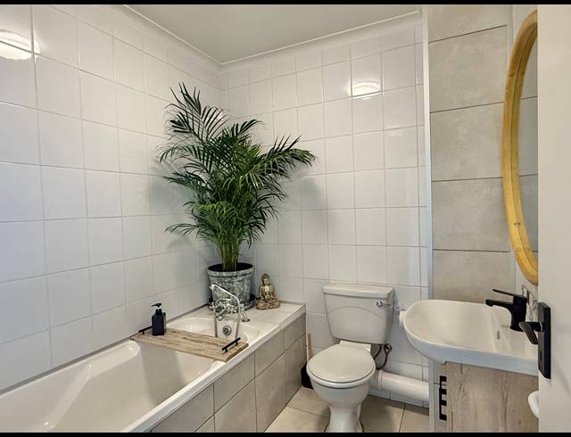 2 BEDROOM APARTMENT SOLD IN WEST BEACH